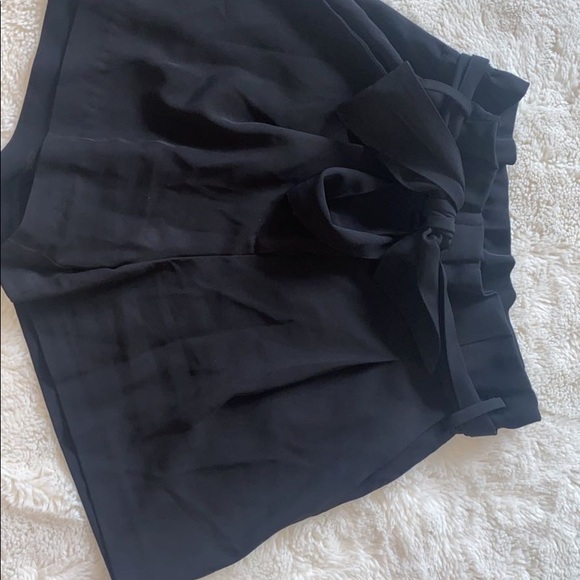 Dynamite black dress shorts with tie in a size S - Picture 6 of 6